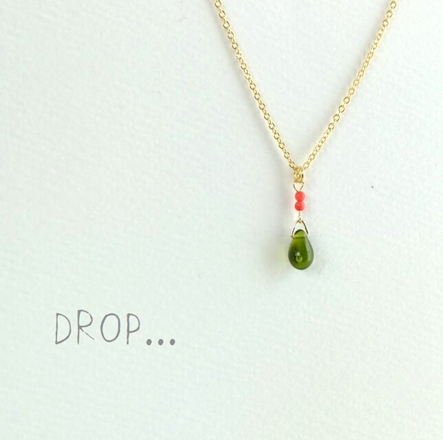 d53-160 3月の誕生石【宇治抹茶】しずくドロップと【ピンクサンゴ】のネックレス