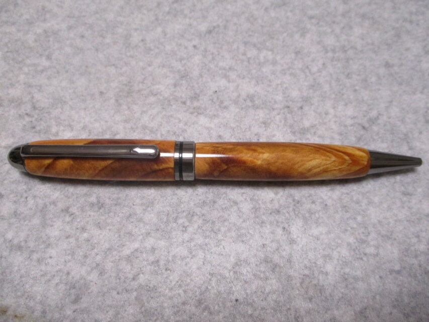 肥松（黒松）ジン　琥珀脂　出雲産 　ガラスコート仕上げ　ヨーロピアンボールペン