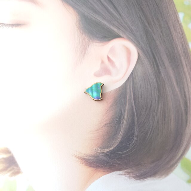 SIRISIRI ピアス 螺鈿(ラデン) SIRI SIRI (@siri_siri_official