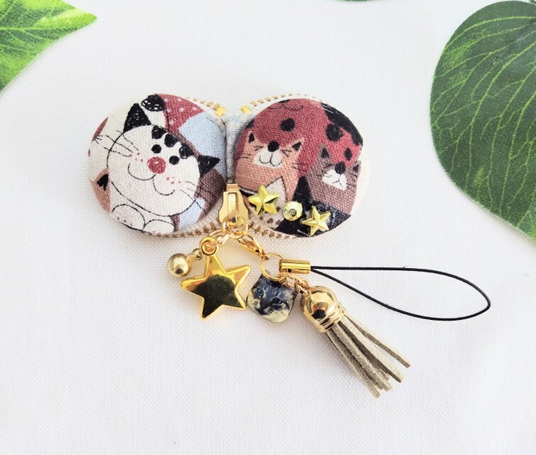 仲良しネコちゃんマカロンポーチ | iichi 日々の暮らしを心地よくする