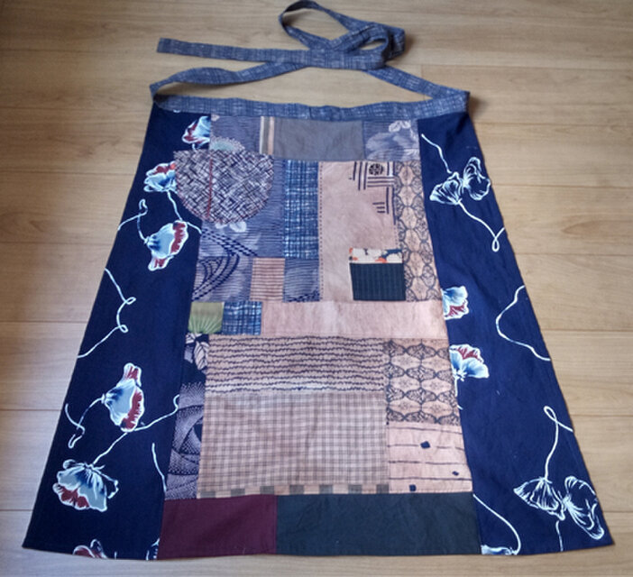 柿渋染め浴衣と日本手拭などをの端切れを集めたオーバースカート　木綿