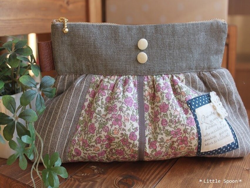 ＊送料無料＊可憐な花柄のギャザーポーチ