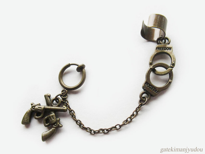 手錠&ダブルピストル◆イヤーカフス&フープイヤリング【ピアス等パーツ交換無料】