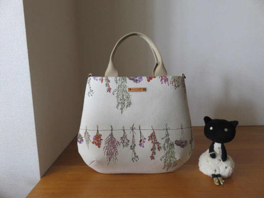 おさんぽトートバッグ　（スワッグ柄）