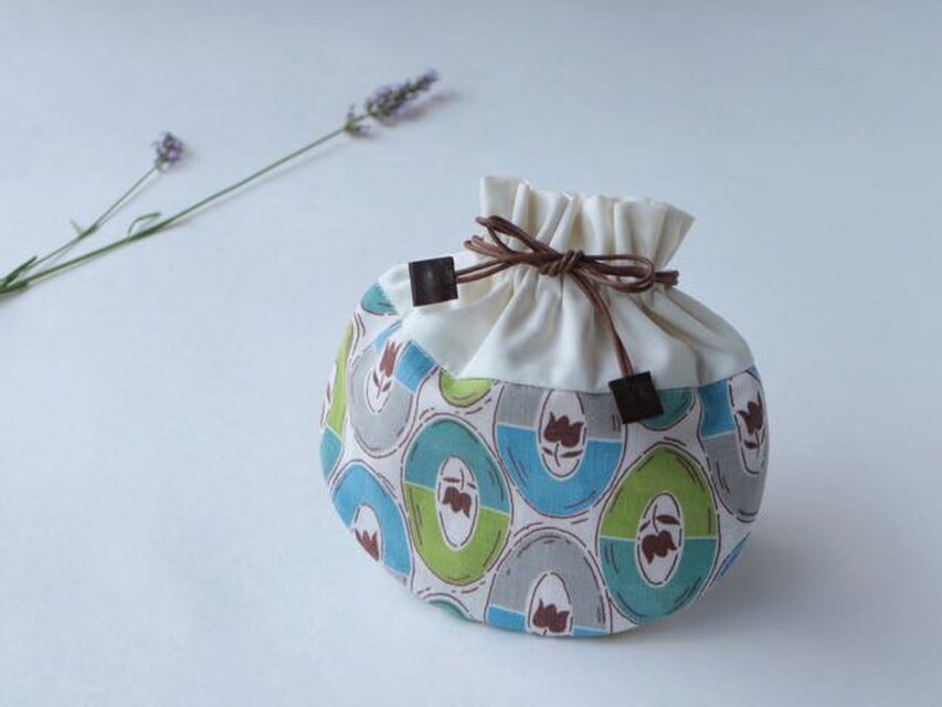 まんまる巾着　ポーチ　フィードサック　楕円&チューリップ柄