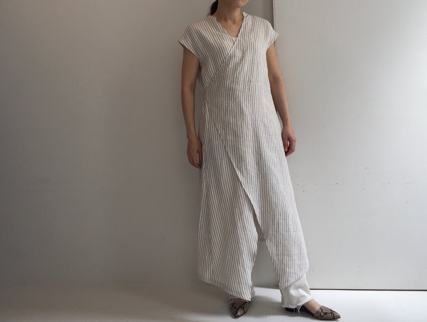 リネンカシュクールワンピース(生成りとベージュのストライプ)