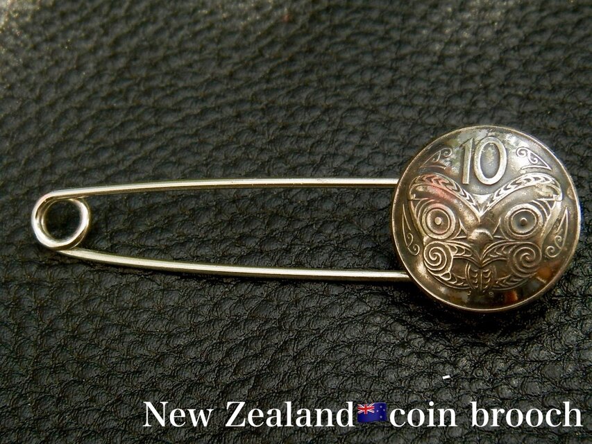 B76 New Zealand Coin Brooch | iichi 日々の暮らしを心地よくする