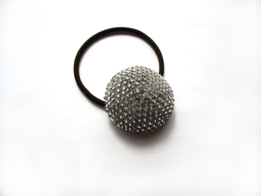 ビーズクロッシェヘアゴム（シルバー）