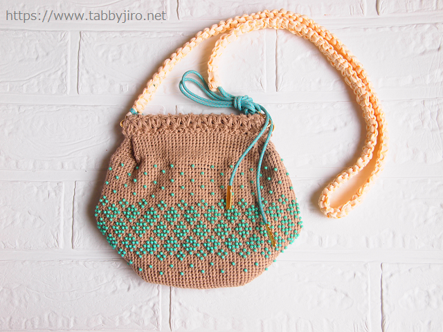 ビーズ編みのミニショルダー - 青×ベージュ