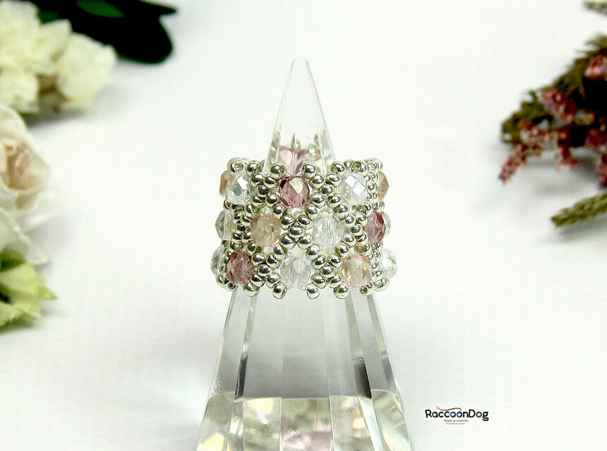 Princess【チェコビーズ ビーズリング】《ビーズアクセサリー