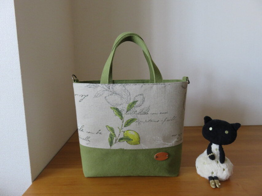 レモン柄リネンとバイオウオッシュ帆布のトートバッグ