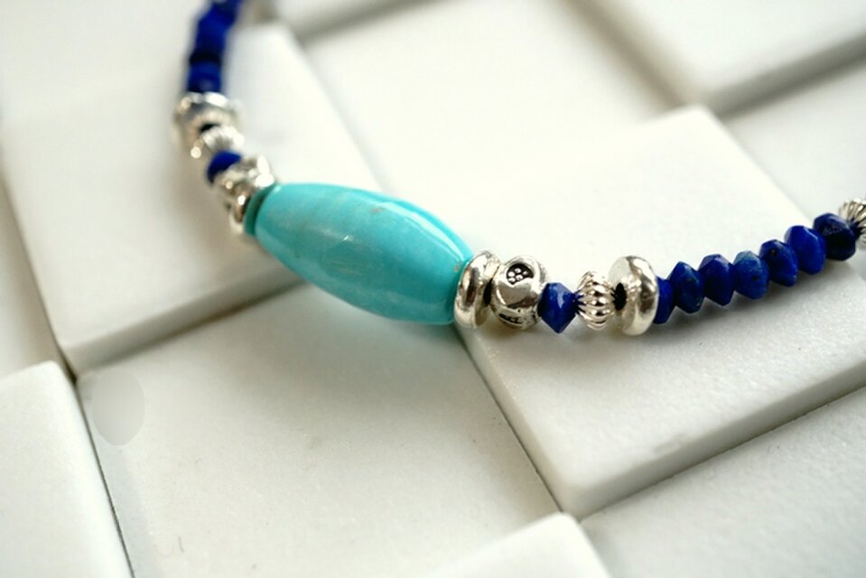 ターコイズ（スリーピングビューティー）とラピスラズリのネックレス