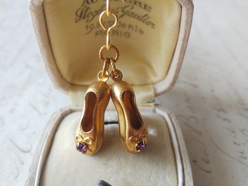 ヴィンテージ　バレエシューズ･amethyst　クラシカルネックレス