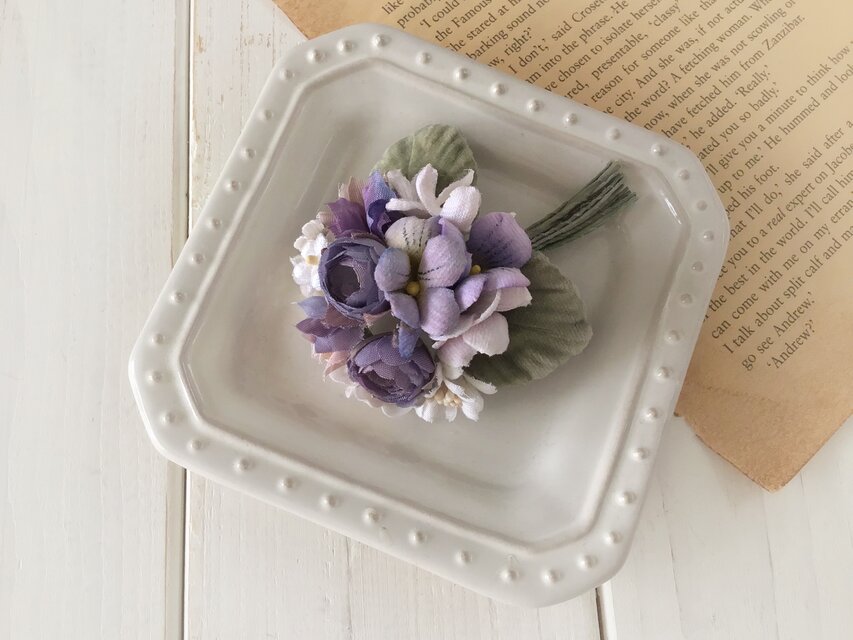 〈染め花〉小ぶりな花束コサージュH