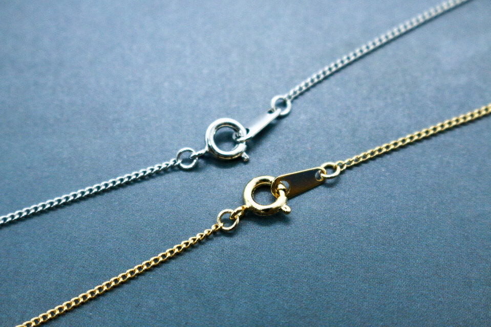 クリスタルガラスドロップのネックレス アクアマリン＊金具の色が選べ