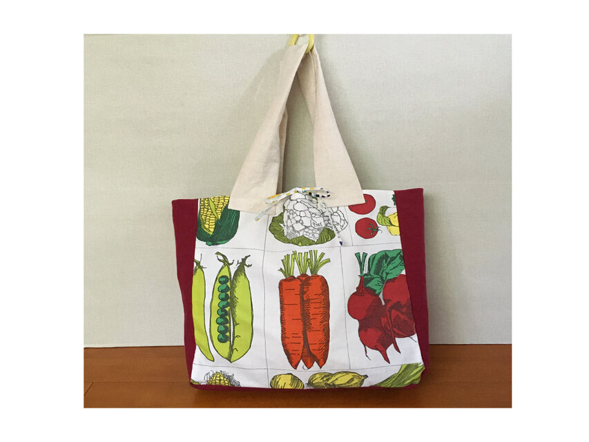 ☆再出品　大容量　くったりトートバッグ　野菜畑