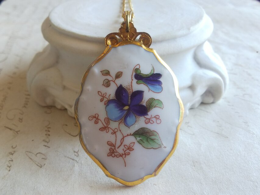 ヴィンテージ　Blue･Gradation-flower（約52×39ﾐﾘ）クラシカルネックレス