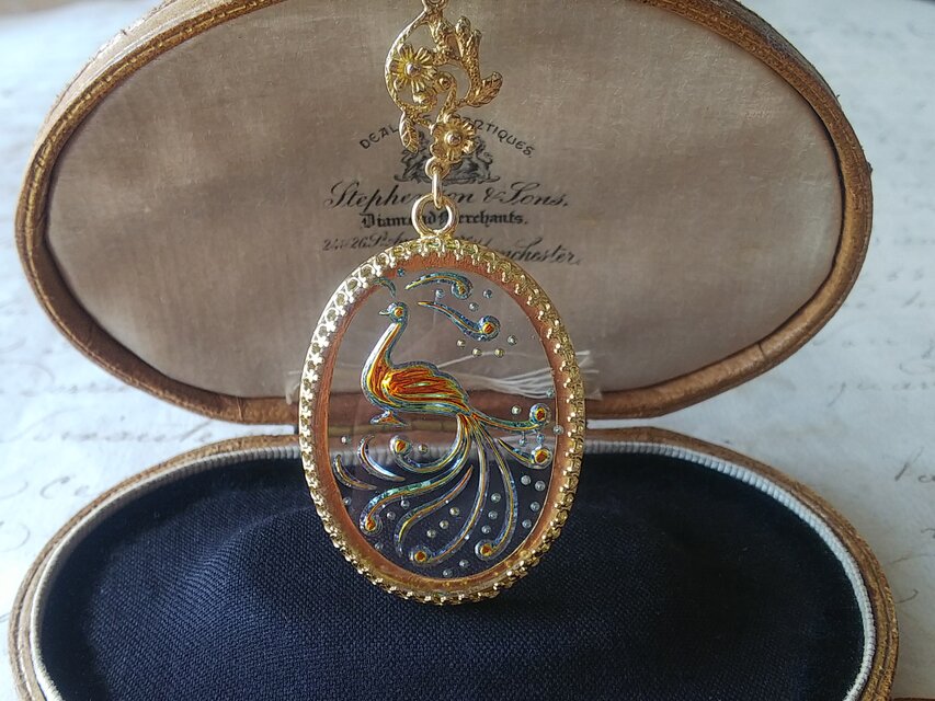 ヴィンテージ　クジャクGlassインタリオ（40×30㎜）マットGoldクラシカルネックレス