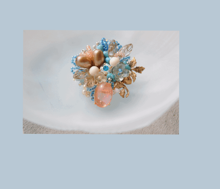 透明度の高いストロベリークオーツカポション　ビーズビジューブローチ