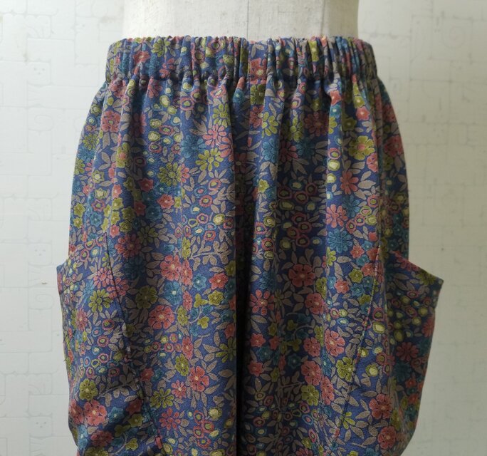 着物リメイク ワイドパンツ | iichi 日々の暮らしを心地よくする ローズマリー様オーダー色無地からリメイクワイドパンツとトップス