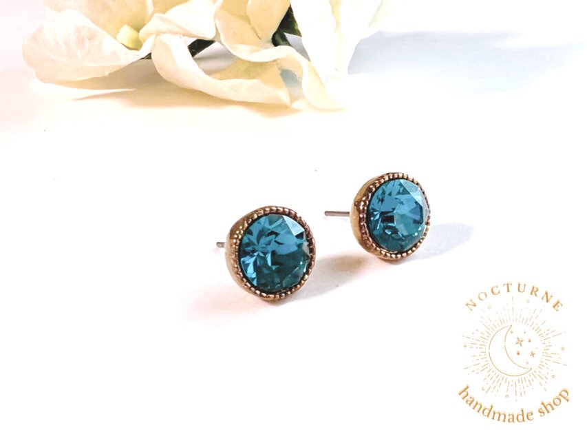 スワロフスキーのクラシックピアス