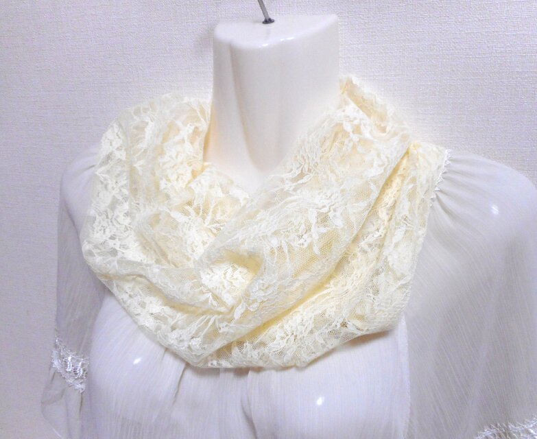Sold☆レースのスヌード（クリーム系・ねじり一重）スカーフ・付け衿感覚で☆シングル