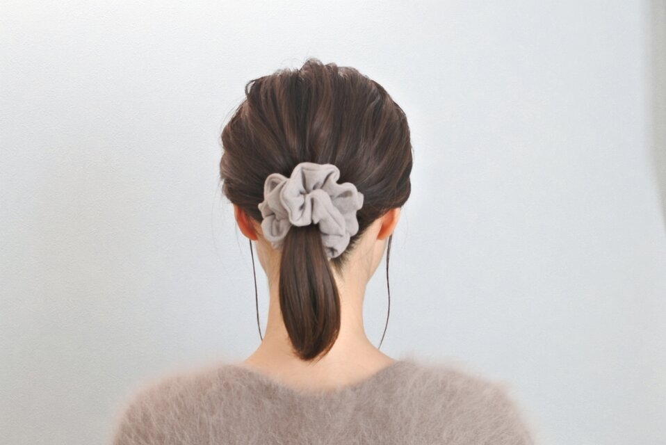 秋冬...リネンのシュシュ...ピンクグレー...ゴム穴付き