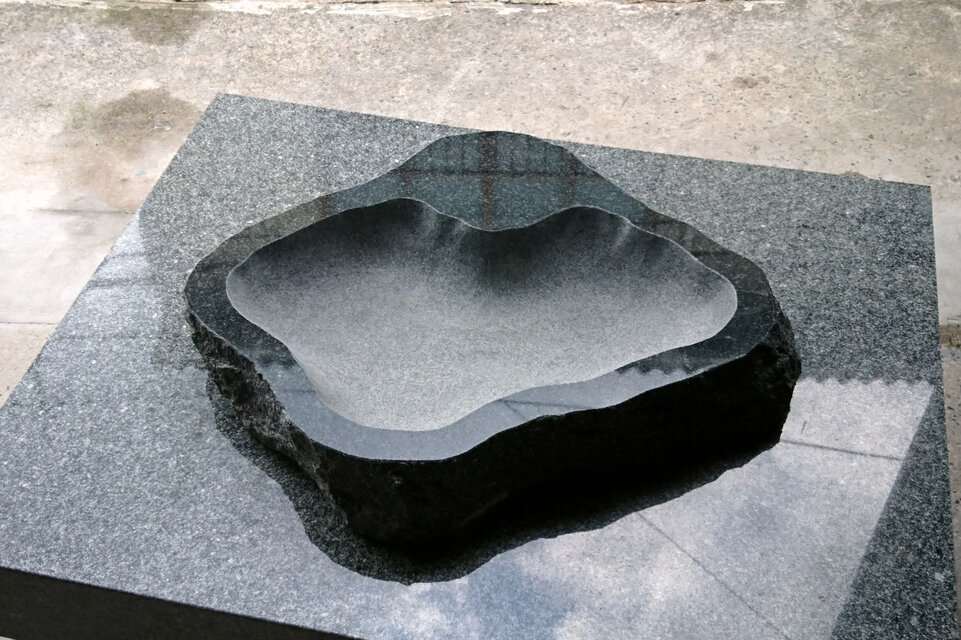 水鉢 黒磨3 | iichi 日々の暮らしを心地よくするハンドメイドや