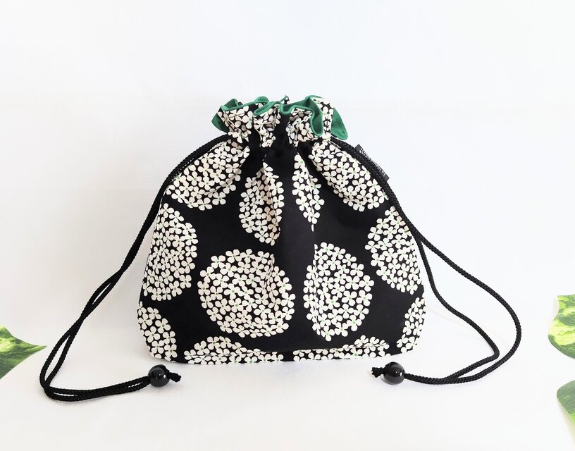 サークルフラワーブラックの巾着袋 | iichi 日々の暮らしを