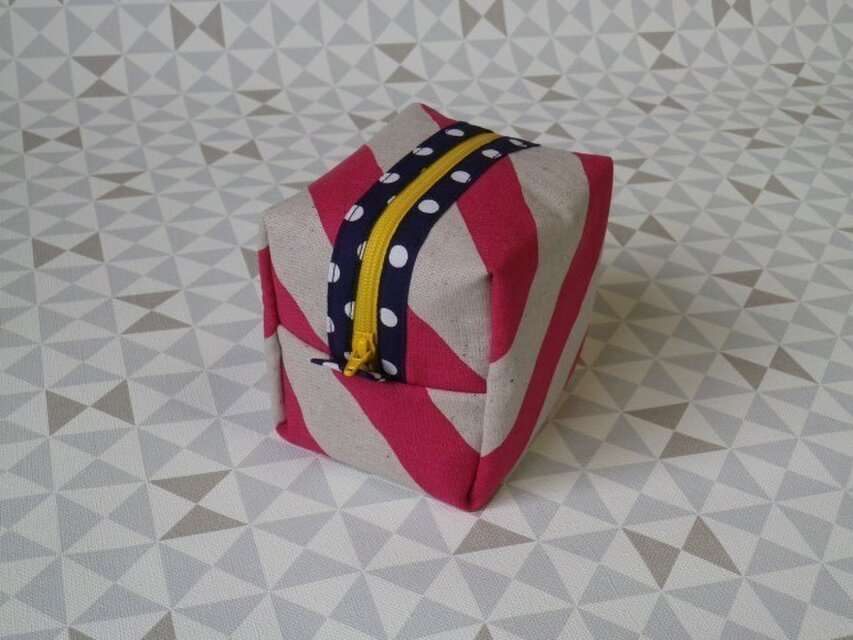 ころころさいころポーチ