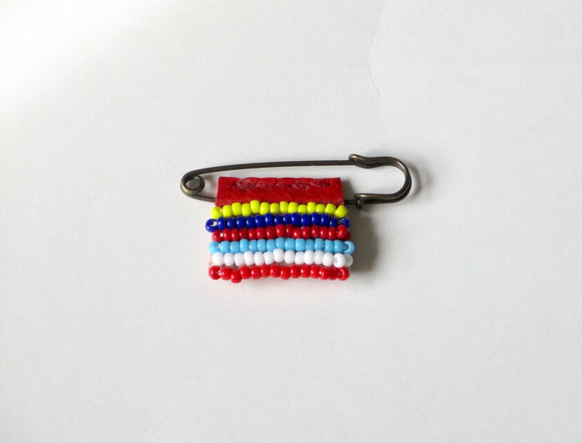 ❤️クリスマス値引き★カラフルビーズのスカーフピン