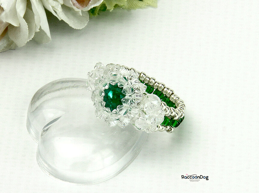 Givre（氷花）（ヴィンテージグラスストーン/プレシオサ ビーズリング）《ビーズアクセサリー》