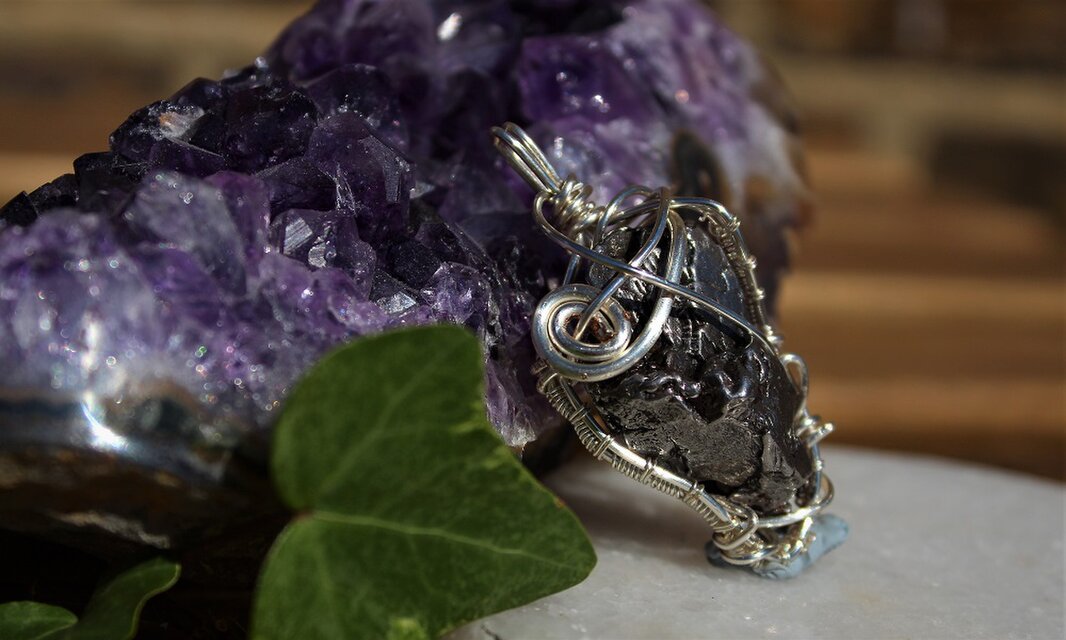 カンポデルシェロ隕石ペンダント！本物！ スターボーン社④ 本物隕石を