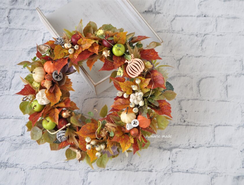 紅葉リーフとパンプキン・白い実をそえて ハロウィン リース：オレンジ