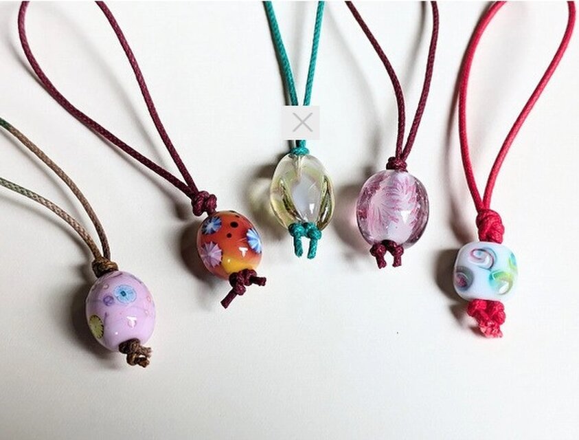 とんぼ玉のストラップ | iichi 日々の暮らしを心地よくする