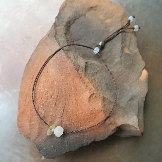 アンティーク　古代水晶　＋　古代カルセドニー　＆　オールドメタル　＋　紫シェブロン　ブレスレット　千世 chitose