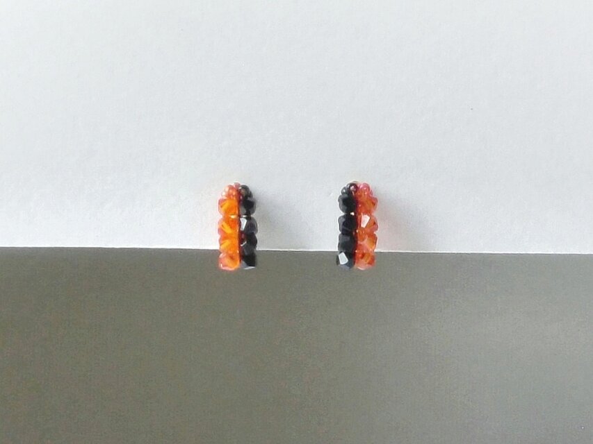 クリスタライズ+イヤリング〖オレンジ×ブラック〗ピアス ねじバネ