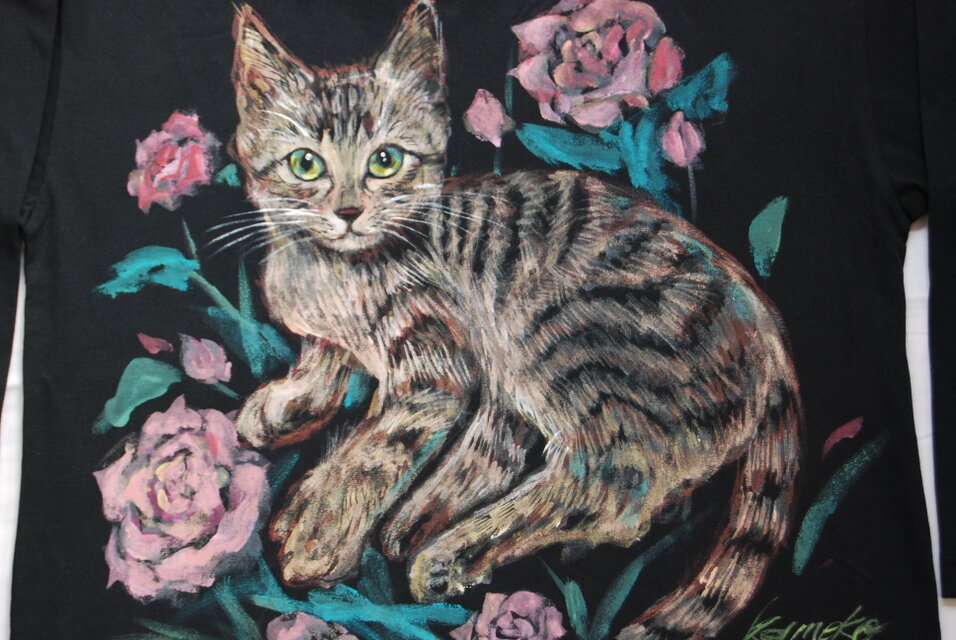 「花と猫」ペット 似顔絵 猫 Tシャツ お好きなポーズ・写真で