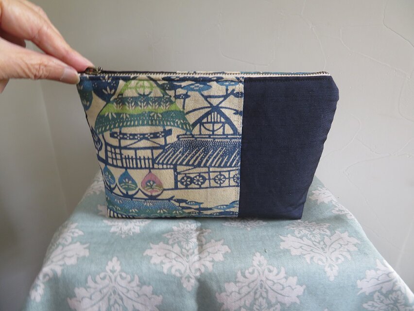 藍型染のポーチ