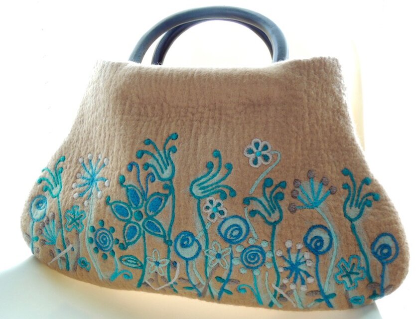 フェルトのバッグ　シークレットガーデン　＊キャラメル＆ターコイズ＊　数量限定品