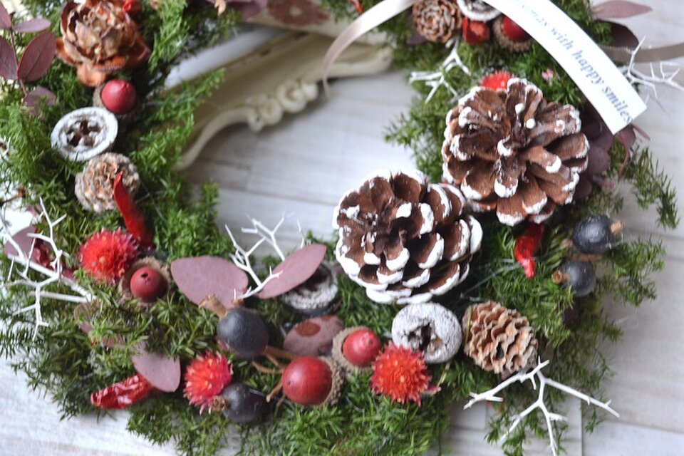 木苺のクリスマスwreath | iichi 日々の暮らしを心地よくする