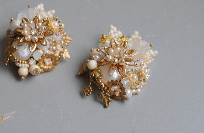 アンティークビーズビジューブローチ　