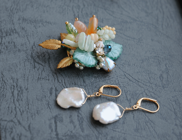 花びらのようなケシパールピアス | iichi 日々の暮らしを心地よくする
