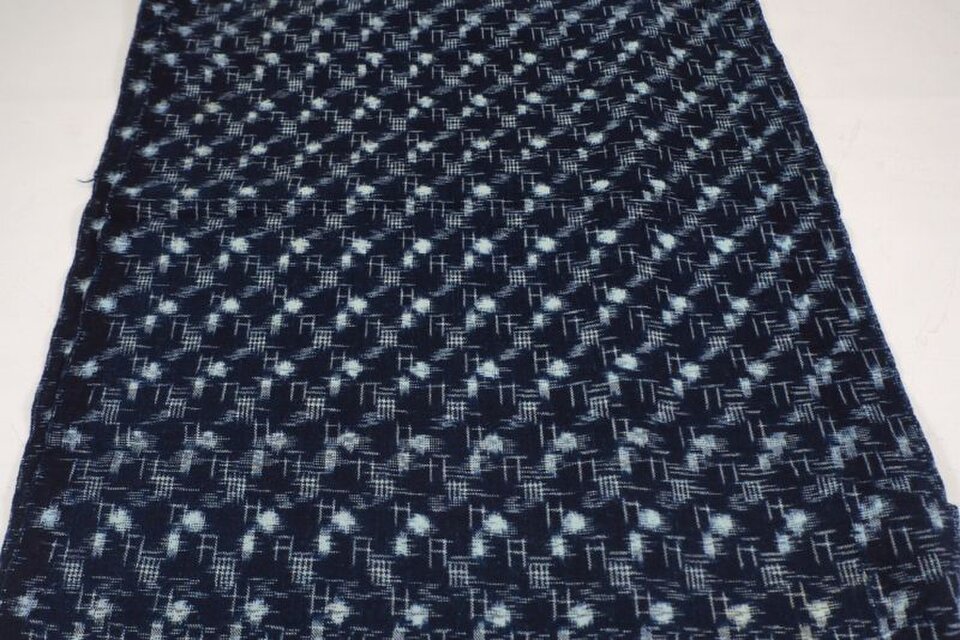 kh0077　絣 格子文様 木綿 ハギレ 140cm/ 古布 古裂 藍染 絣