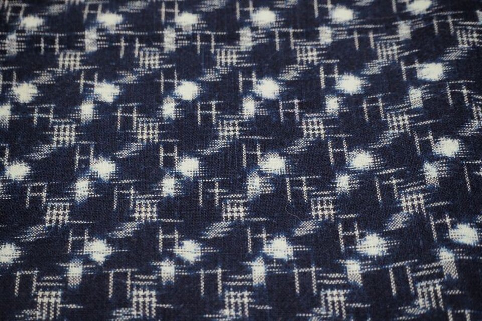 kh0077 絣 格子文様 木綿 ハギレ 140cm/ 古布 古裂 藍染 絣 | iichi