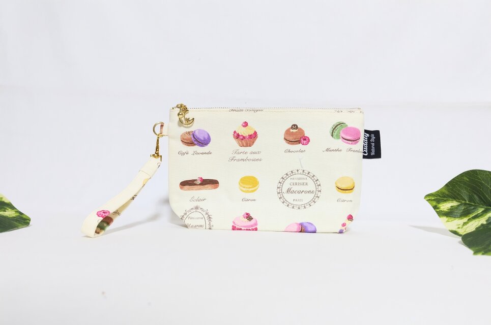 マカロンケーキの持ち手付きポーチ