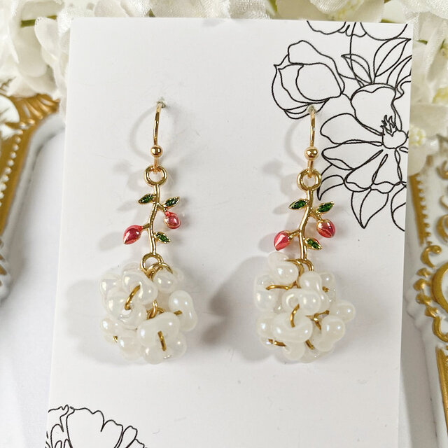 大人のチェコビーズ・ガラスの花と蕾ピアス1 | iichi 日々の