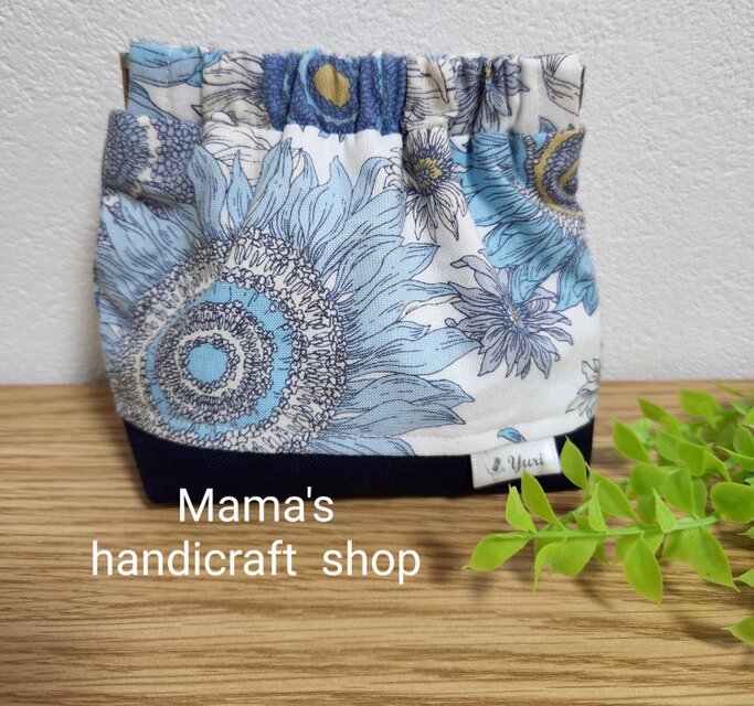 おしゃれな花柄　バネ口ポーチ