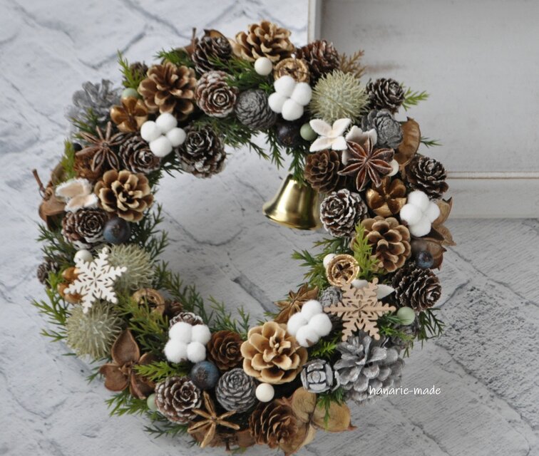 Noël xmas werath 冬の木の実や花々のリース Noël xmas werath 冬の木の実や花々のリース 雪をかぶった木の実の