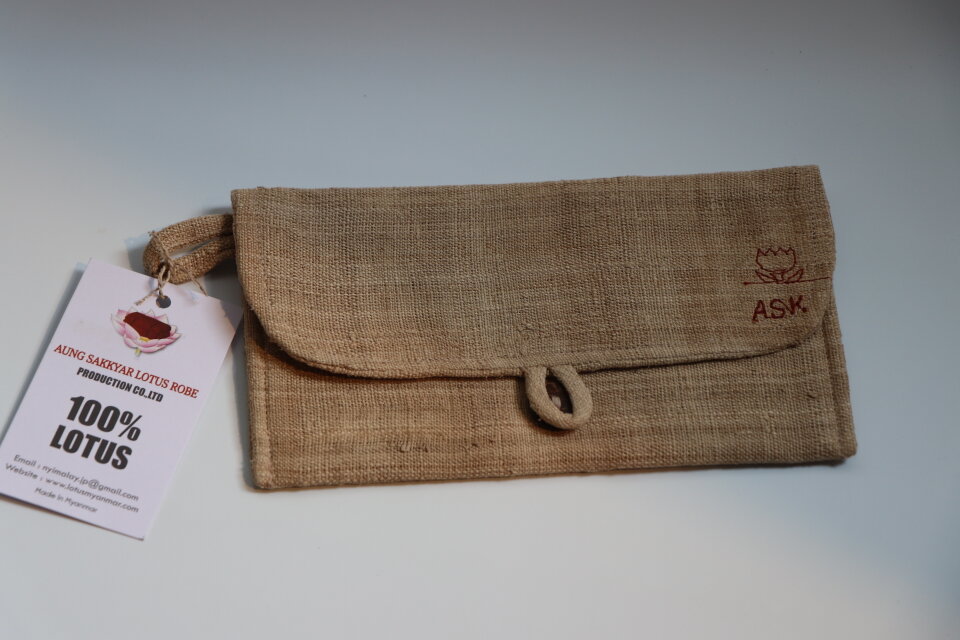 100%蓮糸で織った蓮財布